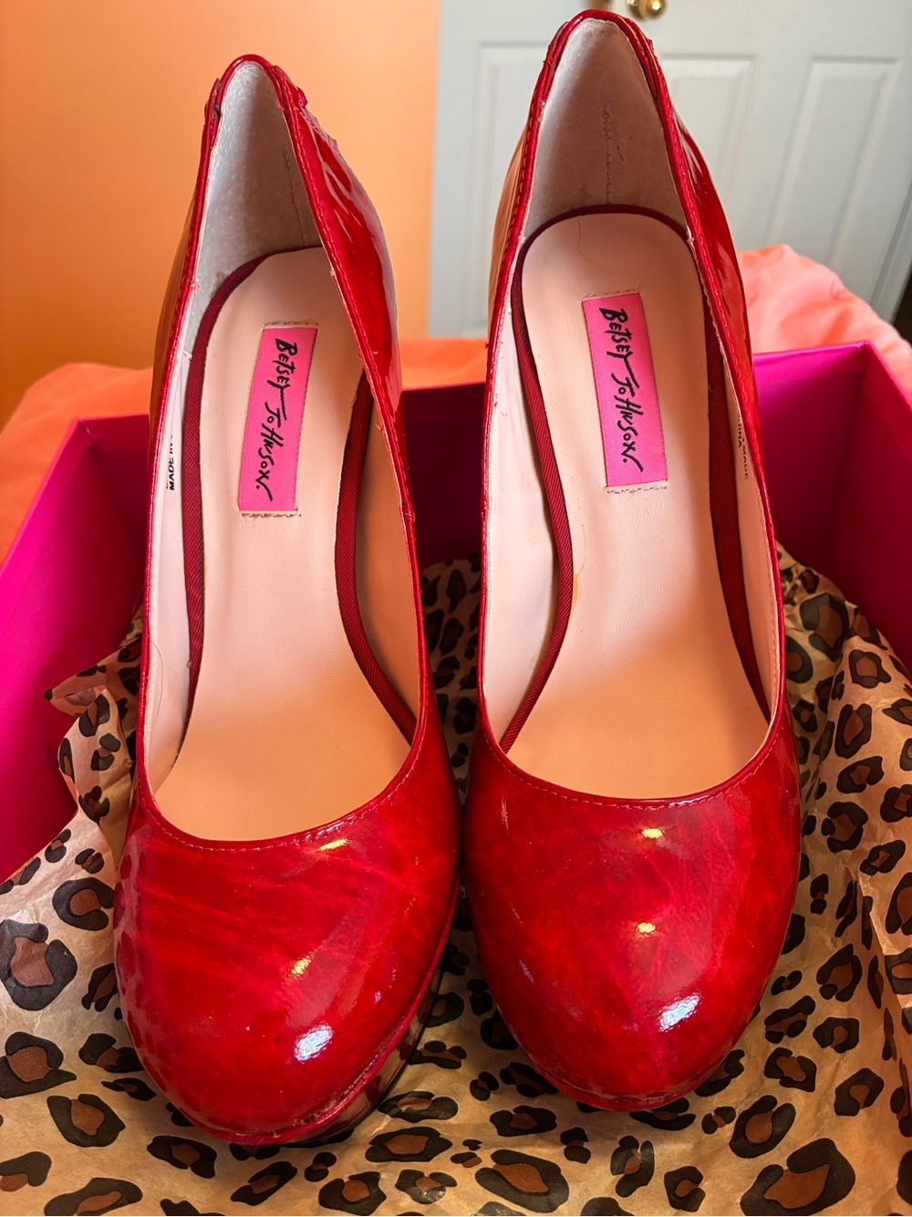 Betsy Johnson red Dita platform corset pumps s7 almost new worn 1x 👠👠 - Picture 8 of 11